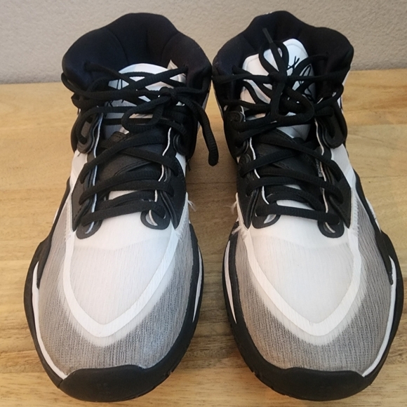 Nike Mens Kyrie Infinity TB Basketball Shoes DO9616-100 Black White Size 9.5 main image 7